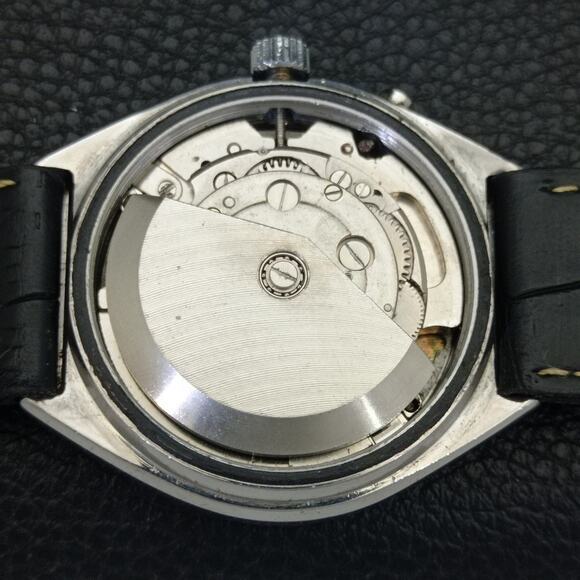 Vintage 1978 Ricoh Automatic Mens Silver Watch W/daydate & Red accents - Picture 9 of 10